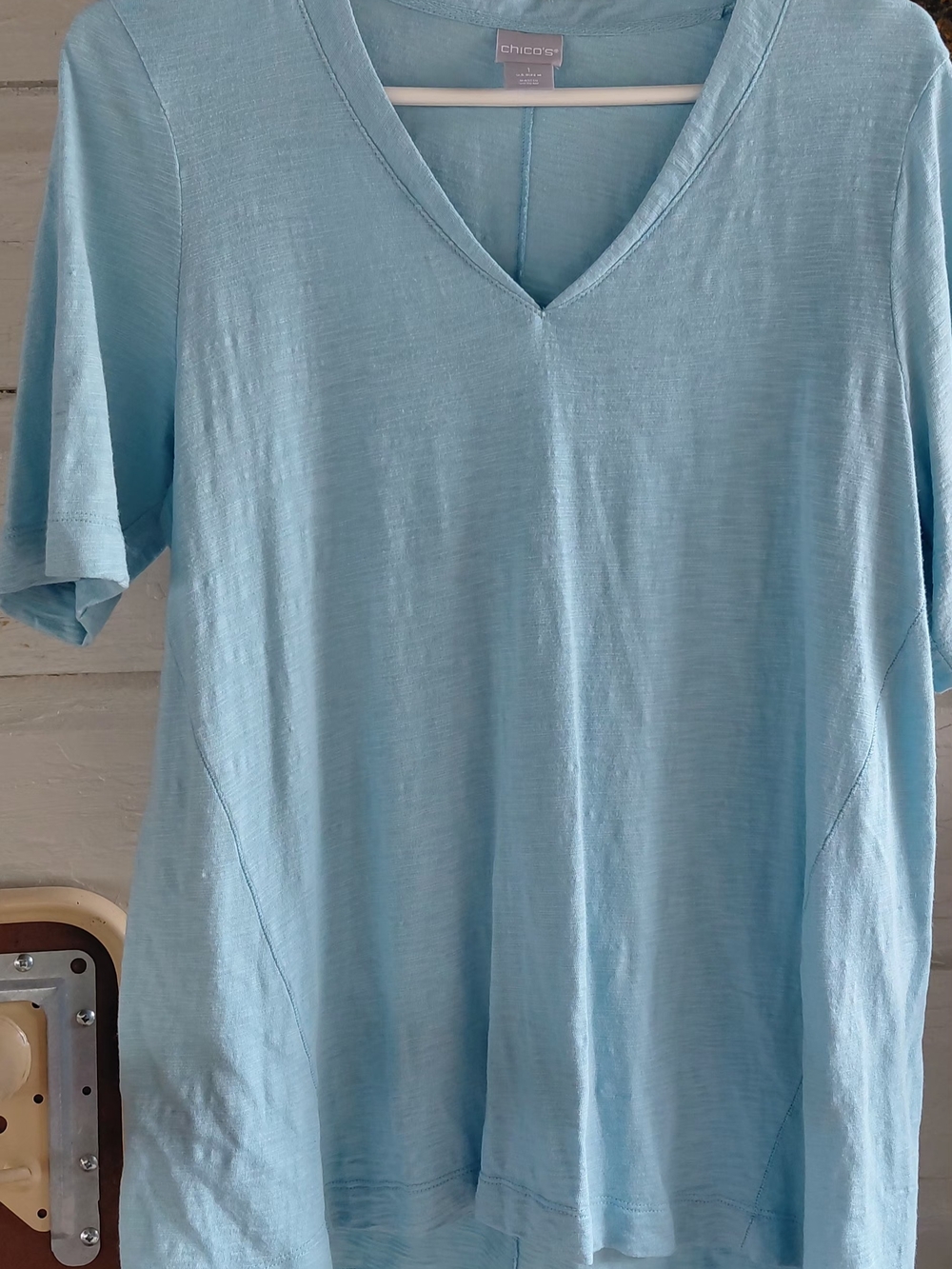 Chico's Men's Pale Blue V-Neck Short Sleeve Tee
